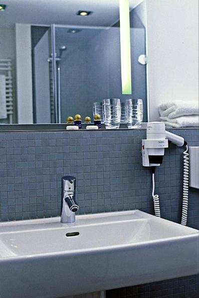 Overnight Tagungshotel Im Abz Kerpen  Bilik gambar